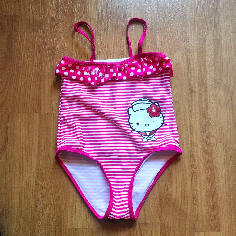 ❤$20/4   Sanrio Hello Kitty Swimsuit (5-6 years old)